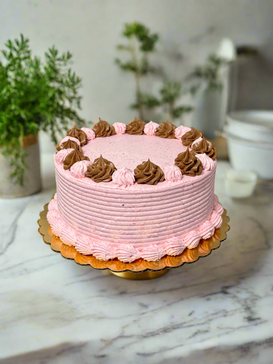 Chocolate Strawberry Eggless Cake