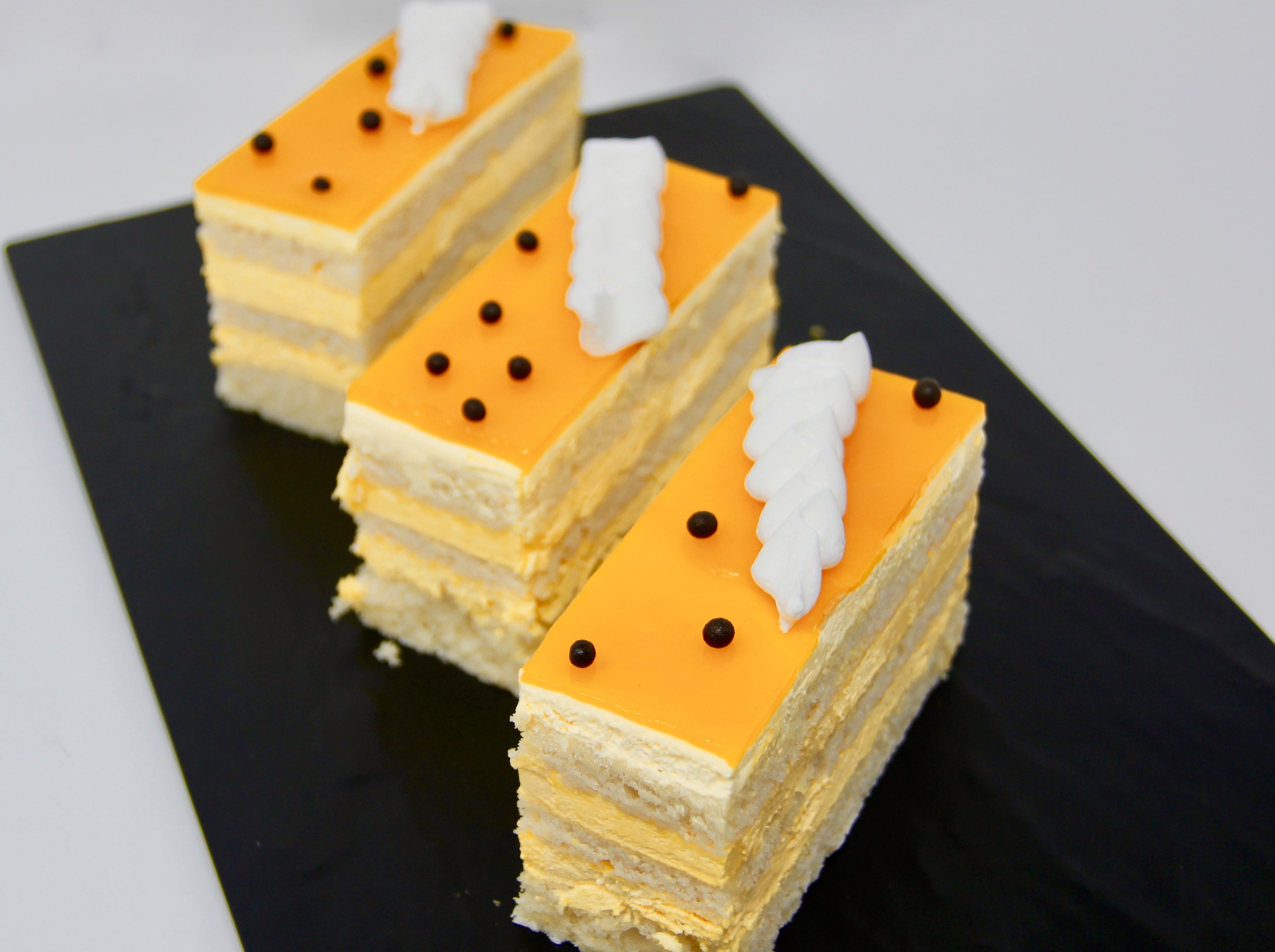 Mango Mousse Eggless Cake